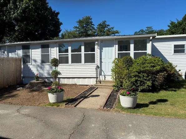 261 Newbury St #114C, Peabody, MA 01960