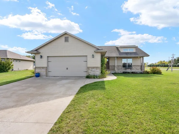 543 Harvest Hill Dr, Denmark, WI 54208