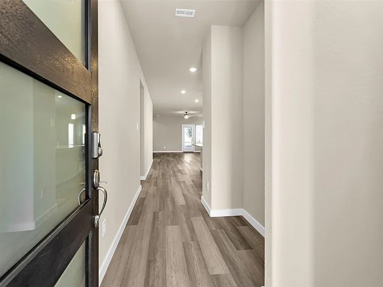 18095 Martin Pines Dr — Photo 3