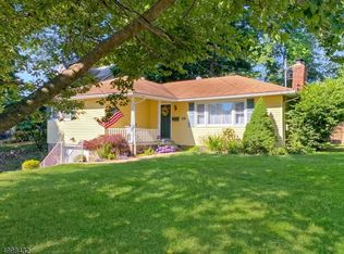 19 Burrows Ave, Bernardsville, NJ 07924