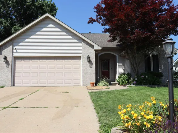 525 N Wood Thrush Dr, Peoria, IL 61604