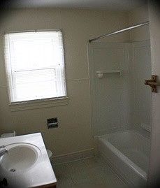 4th image of 1106 Barton St