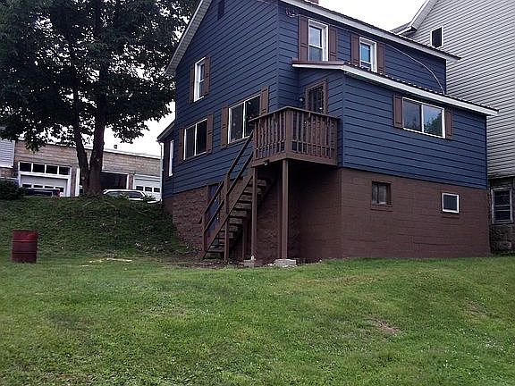 4th image of 996 Foster St