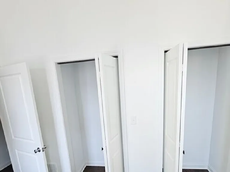 1912 S Throop St #2R — Photo 3