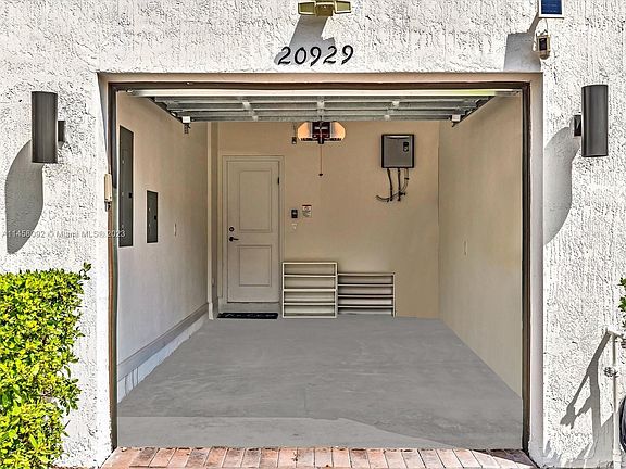 4th image of 20929 NE 8th Ave