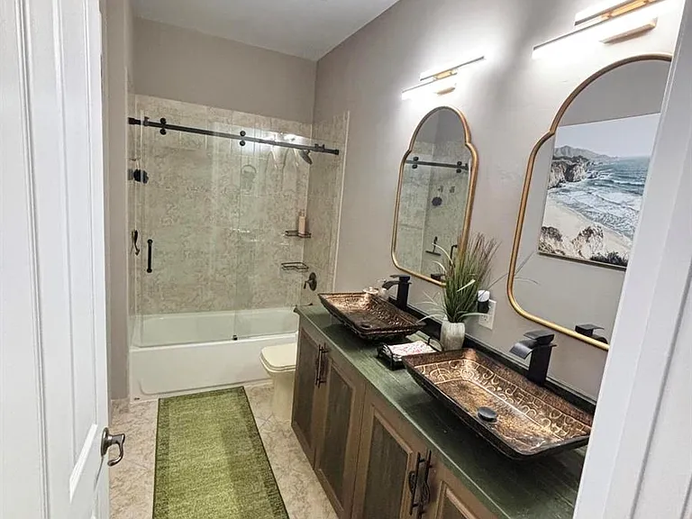 8219 Calabria Lakes Dr — Photo 51