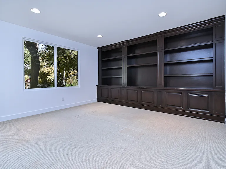 9908 Lancer Ct — Photo 24