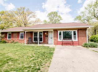 3430 Larkspur Ln, Columbus, IN 47203