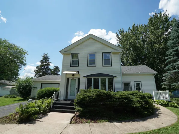 511 S Water St, Warren, IL 61087