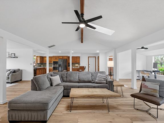 5th image of 5021 Tudor Cir