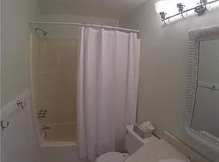 2 bed, 957 sqft, $1,765 — Photo 3