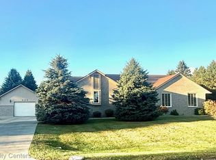 5115 Driftwood Dr, Commerce Township, MI 48382