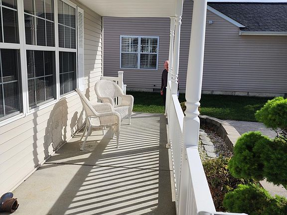 2nd image of 14 Golf Dr