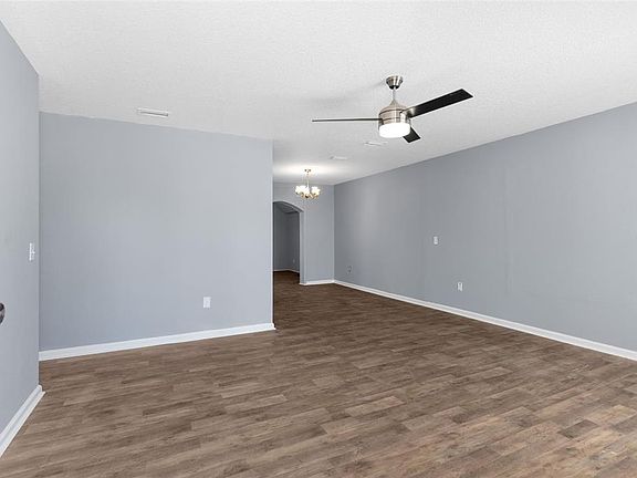 5th image of 16727 SE 91st St