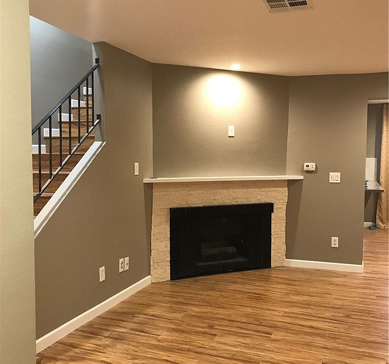 1st image of 18550 Hatteras St Unit 80