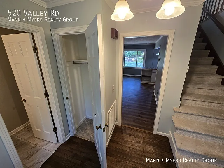 520 Valley Rd — Photo 6