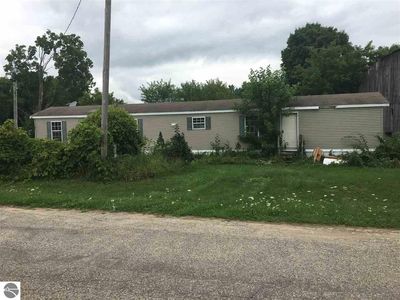 2804 Michigan St, Winn, MI, 48896