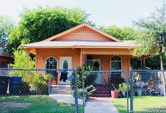 2nd image of 1329 Pasadena
