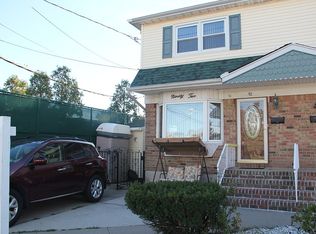 92 Ebbitts St, Staten Island, NY 10306