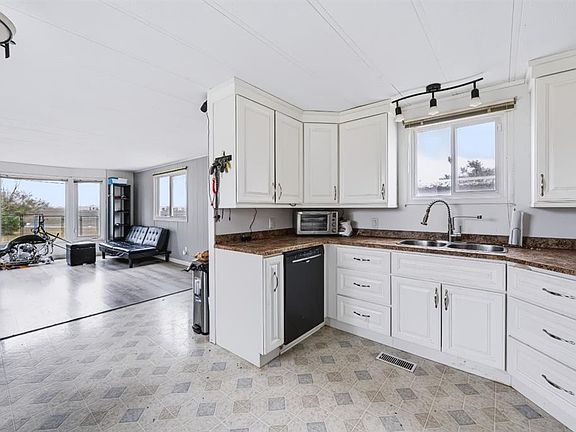 5th image of 101 Huntstrom Dr NE