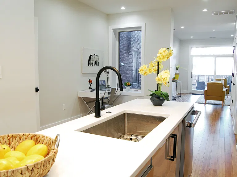 1027 Lamont St NW #1 — Photo 11