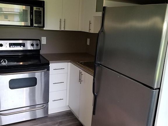4th image of 5156 NE 6th Ave APT 207