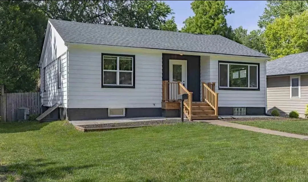 3 bed, 2046 sqft, $2,500 — Photo 1