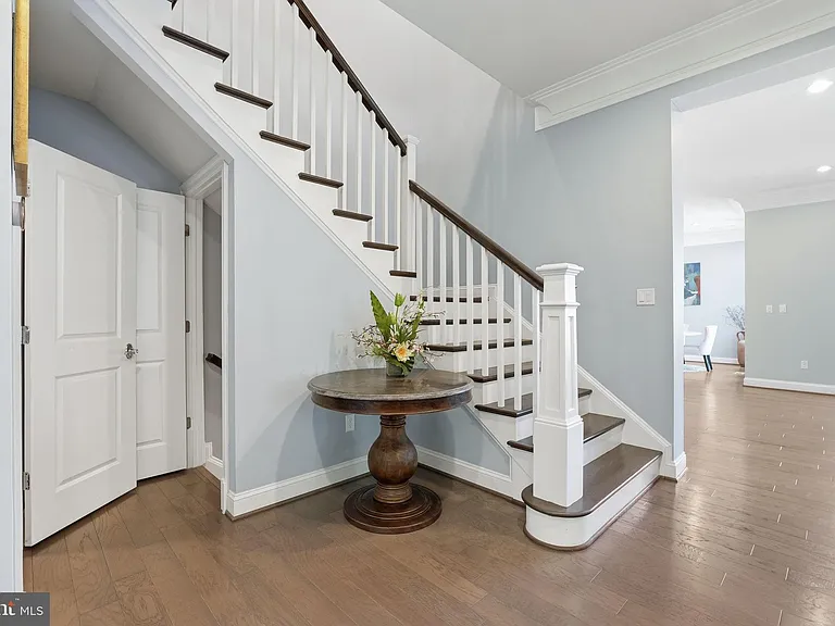 9123 Old Georgetown Rd — Photo 17