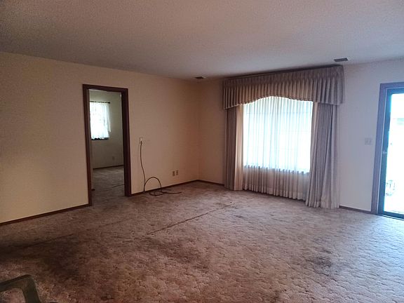 4th image of 2502 Indian Dr
