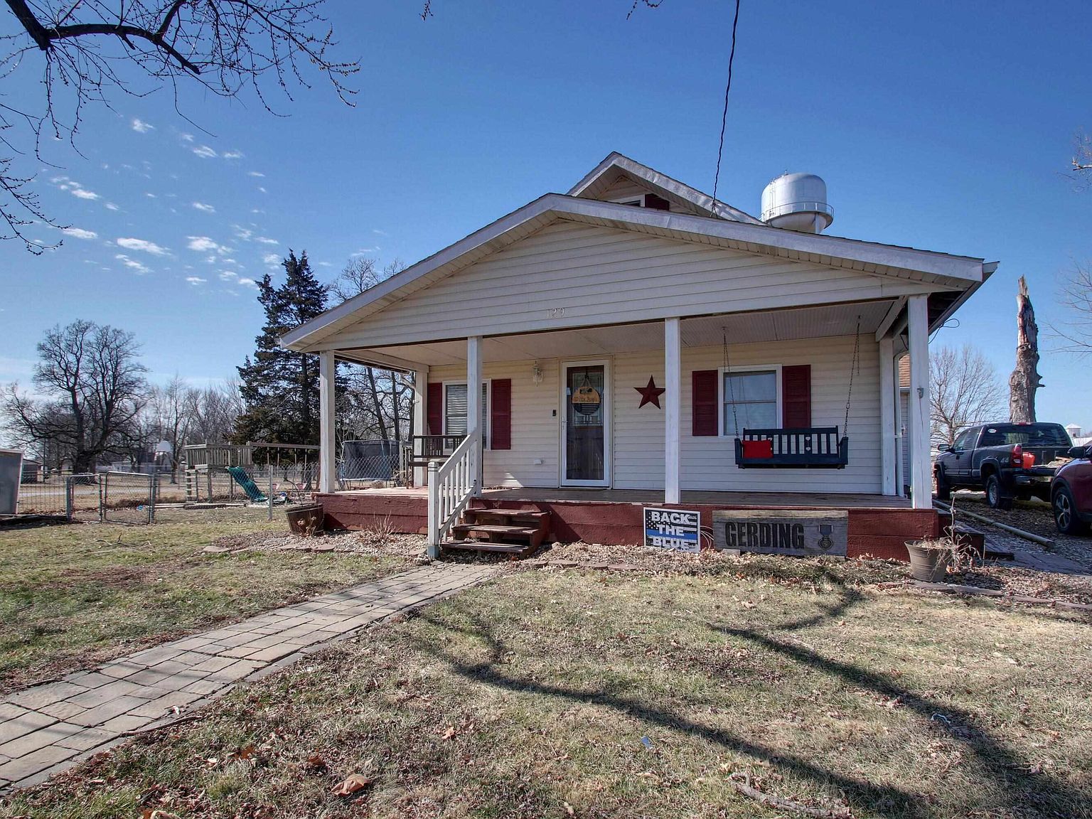 129 S High St, Plainville, IL 62365 Zillow