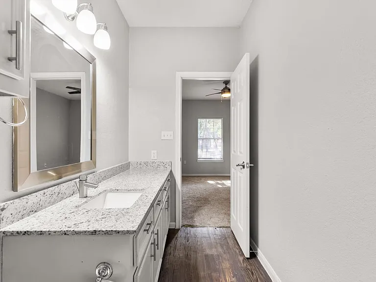 1521 Bagby Ave #C — Photo 14