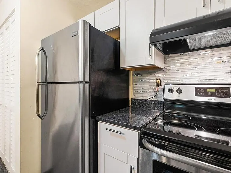 18 Leverett Ave #7 — Photo 3
