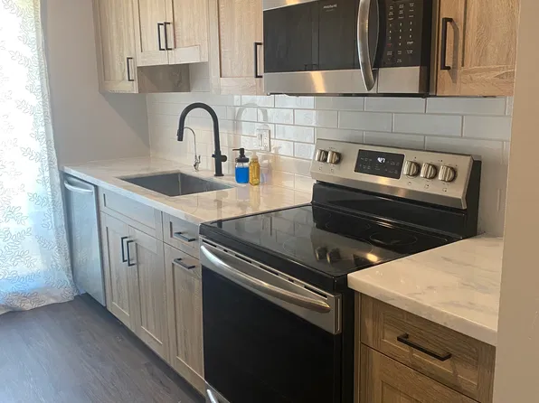 843 Woodside Ln E Unit 12, Sacramento, CA 95825