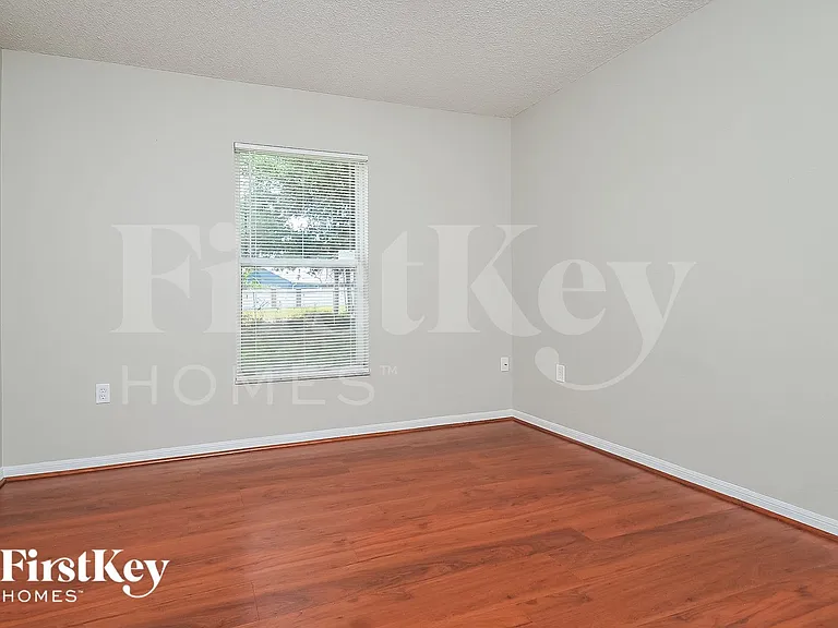 6511 Fox Crest Ln — Photo 12