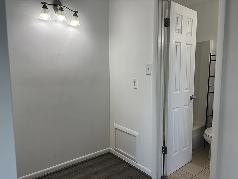 1372 Riverside Dr — Photo 16