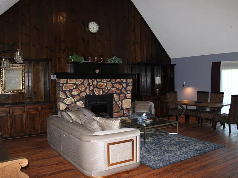 2115 Pineshore Ct — Photo 6