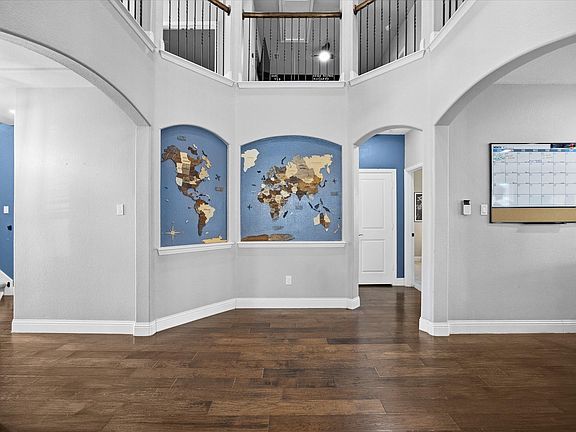 5th image of 1056 Mesa Crest Dr