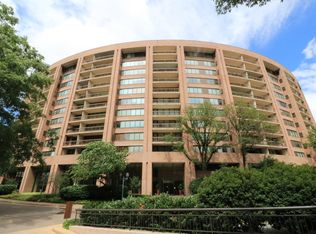 1805 Crystal Dr APT 204S, Arlington, VA 22202
