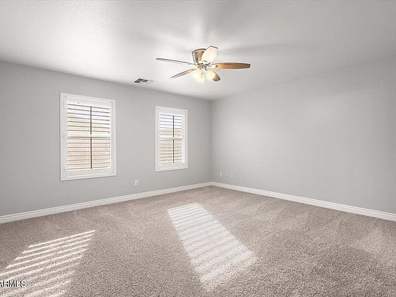 4th image of 2511 E MEADOW CREEK Way