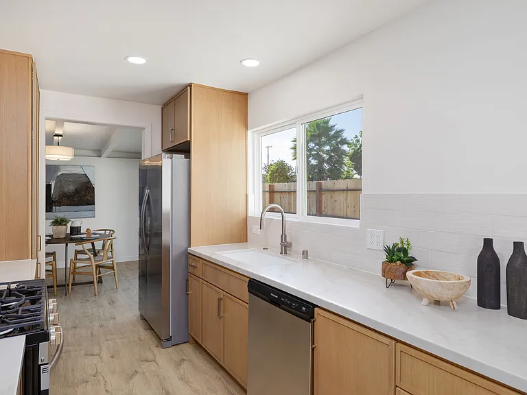 4626 Derrick Dr — Photo 11