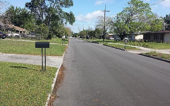 5th image of 6102 Harcourt Ave