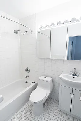 Rented by Avenues Real Estate | media 14