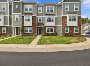 2022 Laycock Ln #101, Suffolk, VA 23435