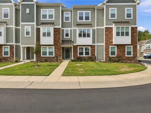 2022 Laycock Ln #101, Suffolk, VA 23435