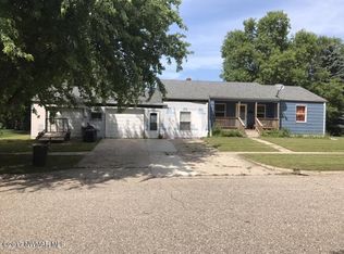 621 4th St NE, Fosston, MN 56542