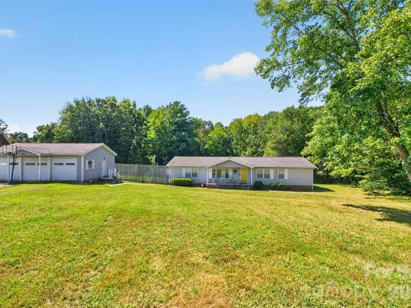 455 Hubbard Rd, Hickory, NC 28601