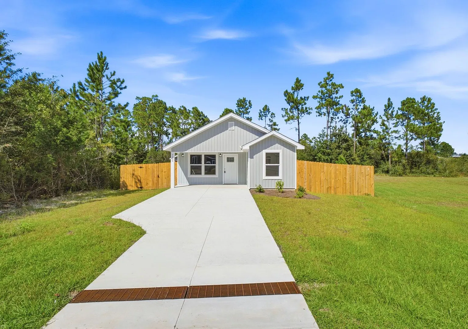 Brand New Panama City - 3 Bedroom/2 Bathrooms with ADU — Photo 4