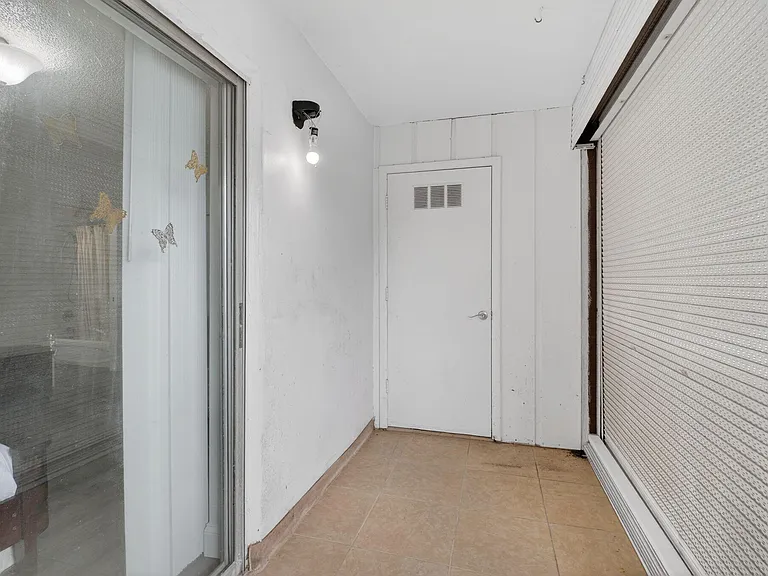 111 Normandy Ln — Photo 7