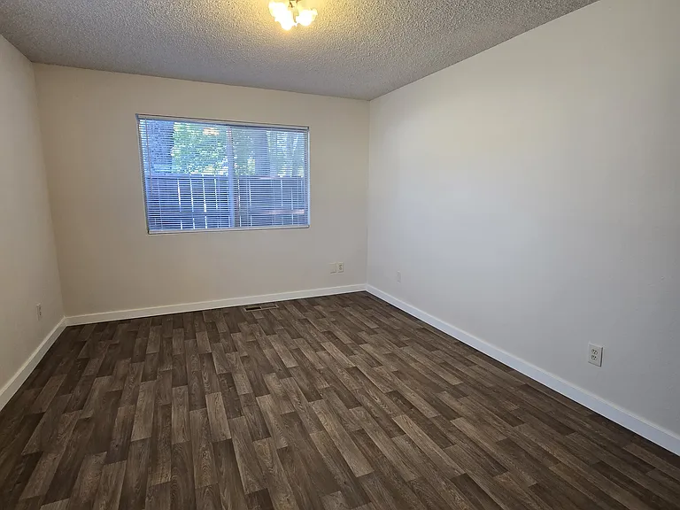 1532 North Ct #D — Photo 7