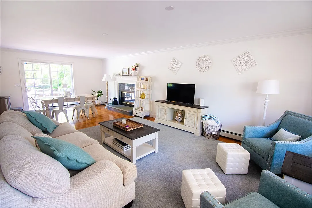 3 bed, 2.5 bath, 1814 sqft, $3,000 — Photo 4